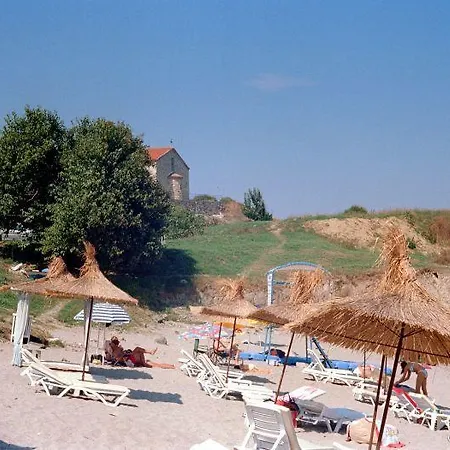 Maria 4* تساريفو