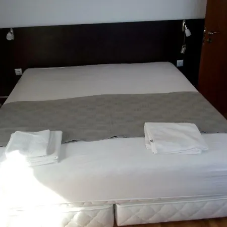 Maria 4* تساريفو